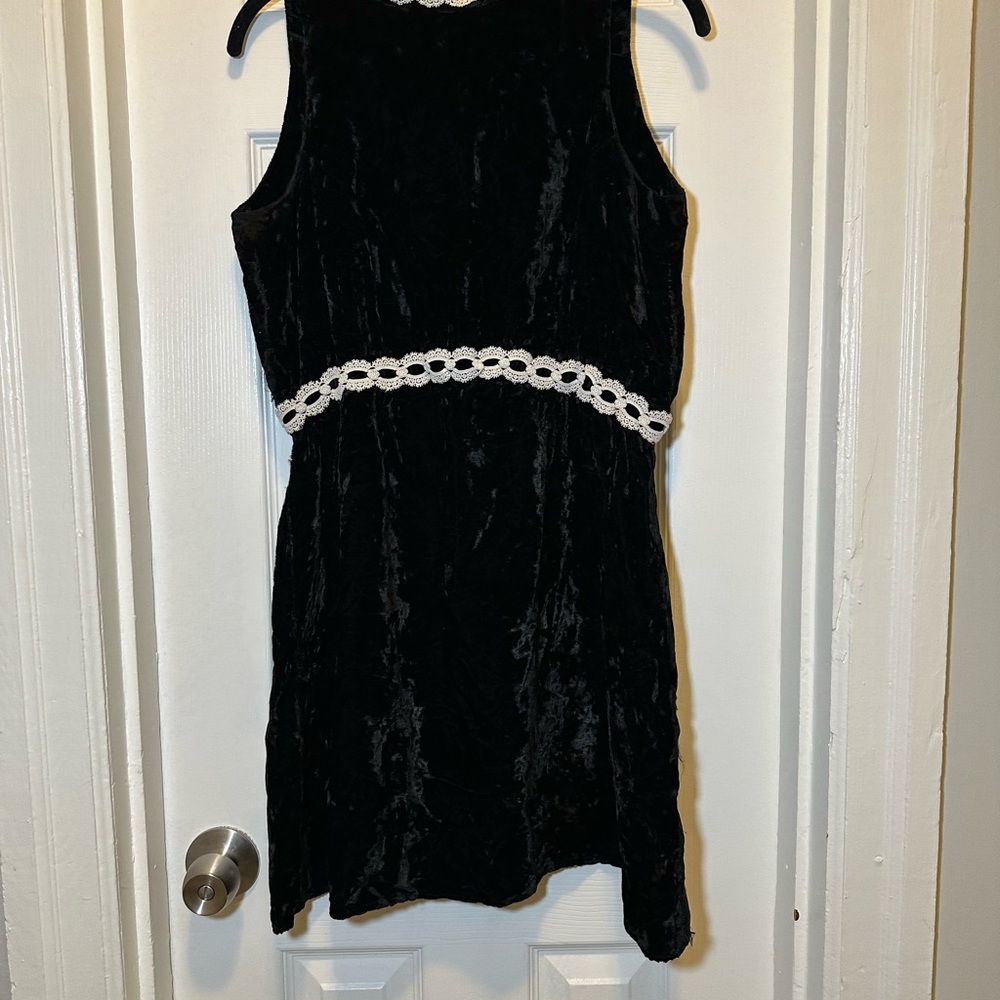 Vintage Black Velvet Mini Dress with White Lace Trim